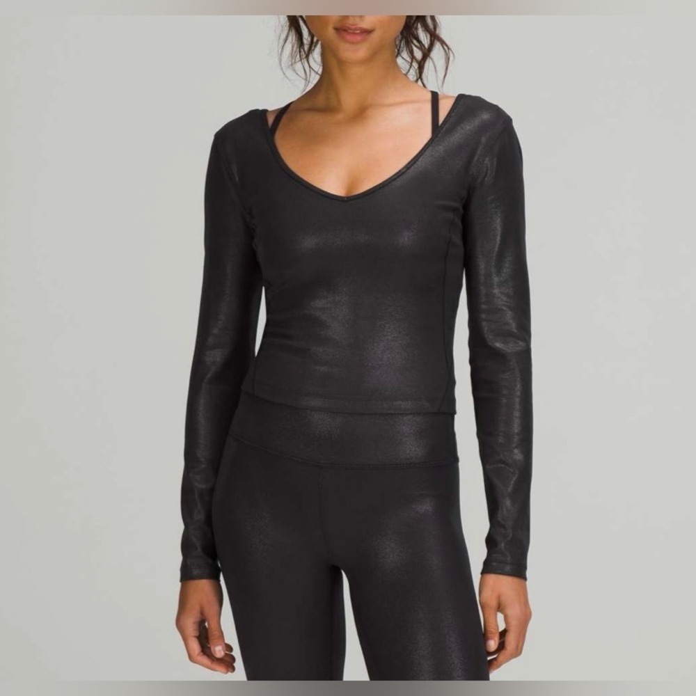 Lululemon Long Sleeve Align in Black Foil Pattern - Size 6